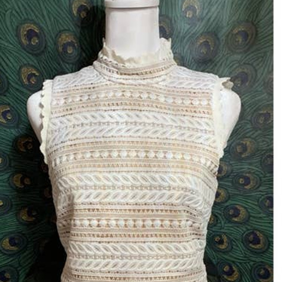 Retro Style White Lace Mock Neck Dress with Keyhole Back ABS by Allen Schwartz - Picture 4 of 7